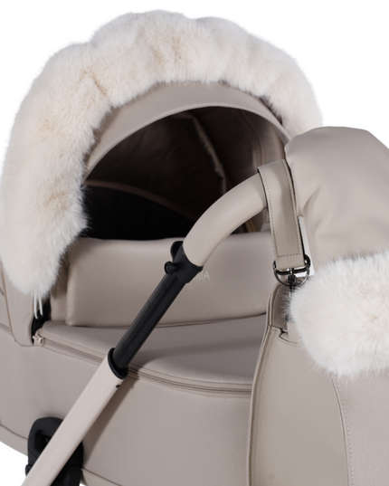 Newborn gondola stroller interior