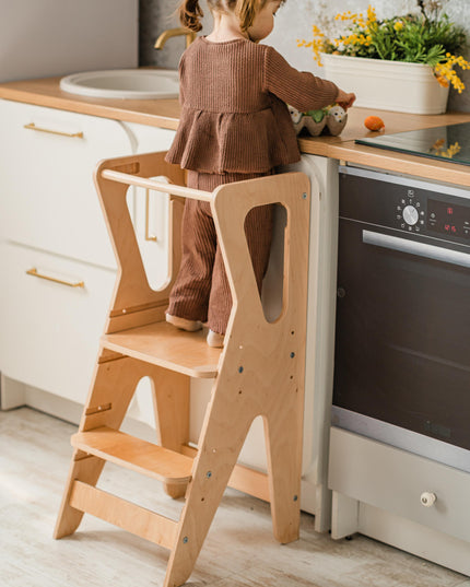 Adjustable Montessori tower for independence