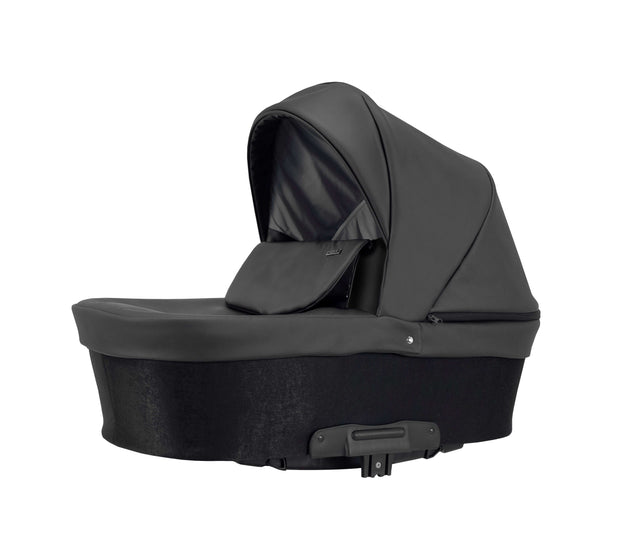 Sleek design of the Kunert Stroller LAZZIO carrycot with a black hood and body