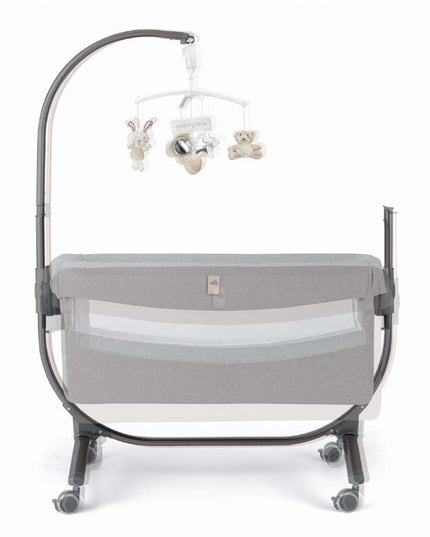 Lightweight baby cot