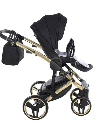 Junama stroller with rain cover