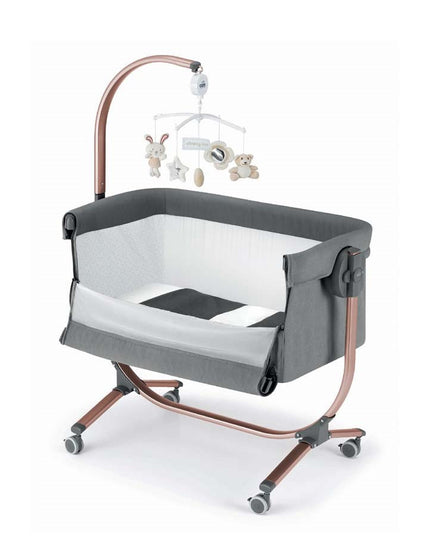 Comfortable newborn cot