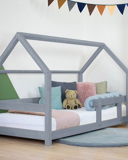 Toddler sleeping safely in Benlemi TERRY house bed with cozy bedding