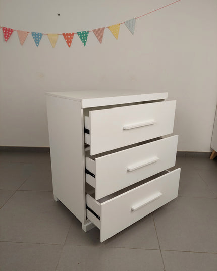 kidznbaby white chest drawer for nursery storage