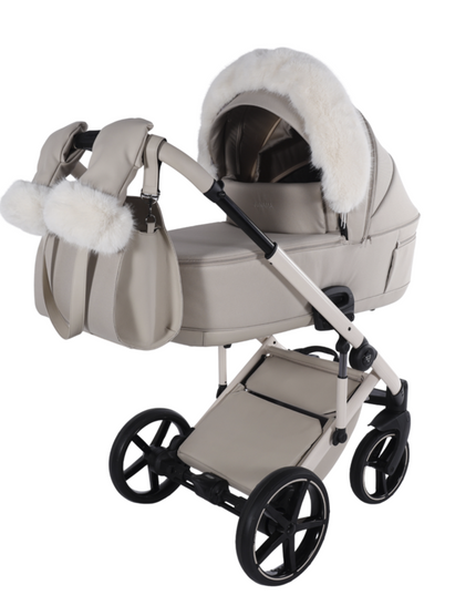 Reversible seat stroller comfort view