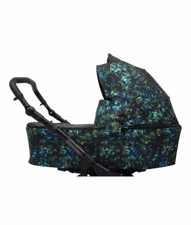 Side profile of Kunert Stroller MATA's carrycot with its unique camo pattern