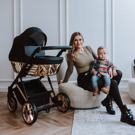 Mother with her kid and the Kunert Ivento Glam Stroller 
